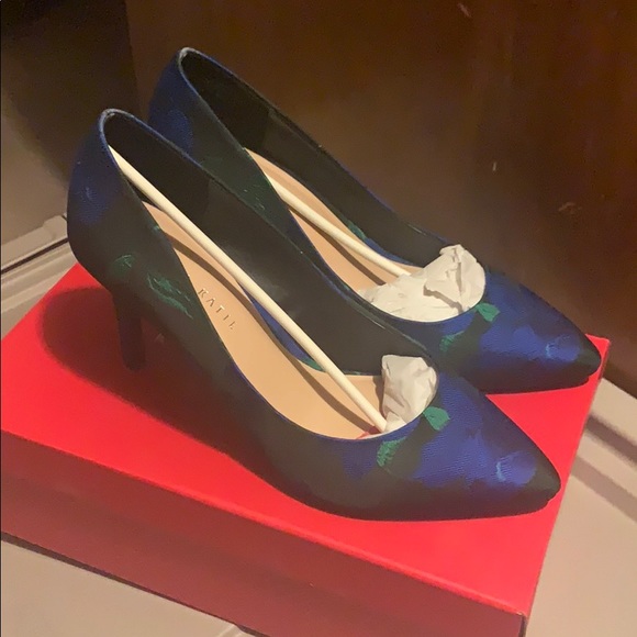 Kelly & Katie Astivia Heels - Picture 3 of 7